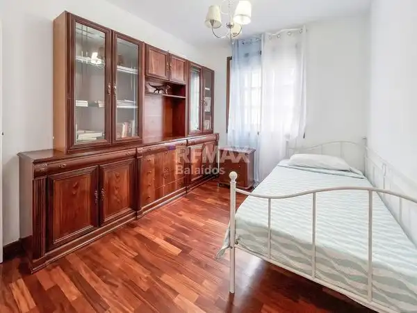 https://static.fotocasa.es/images/ads/fc1eaa26-f187-4f0a-926b-77c9e188c8f7?rule=original