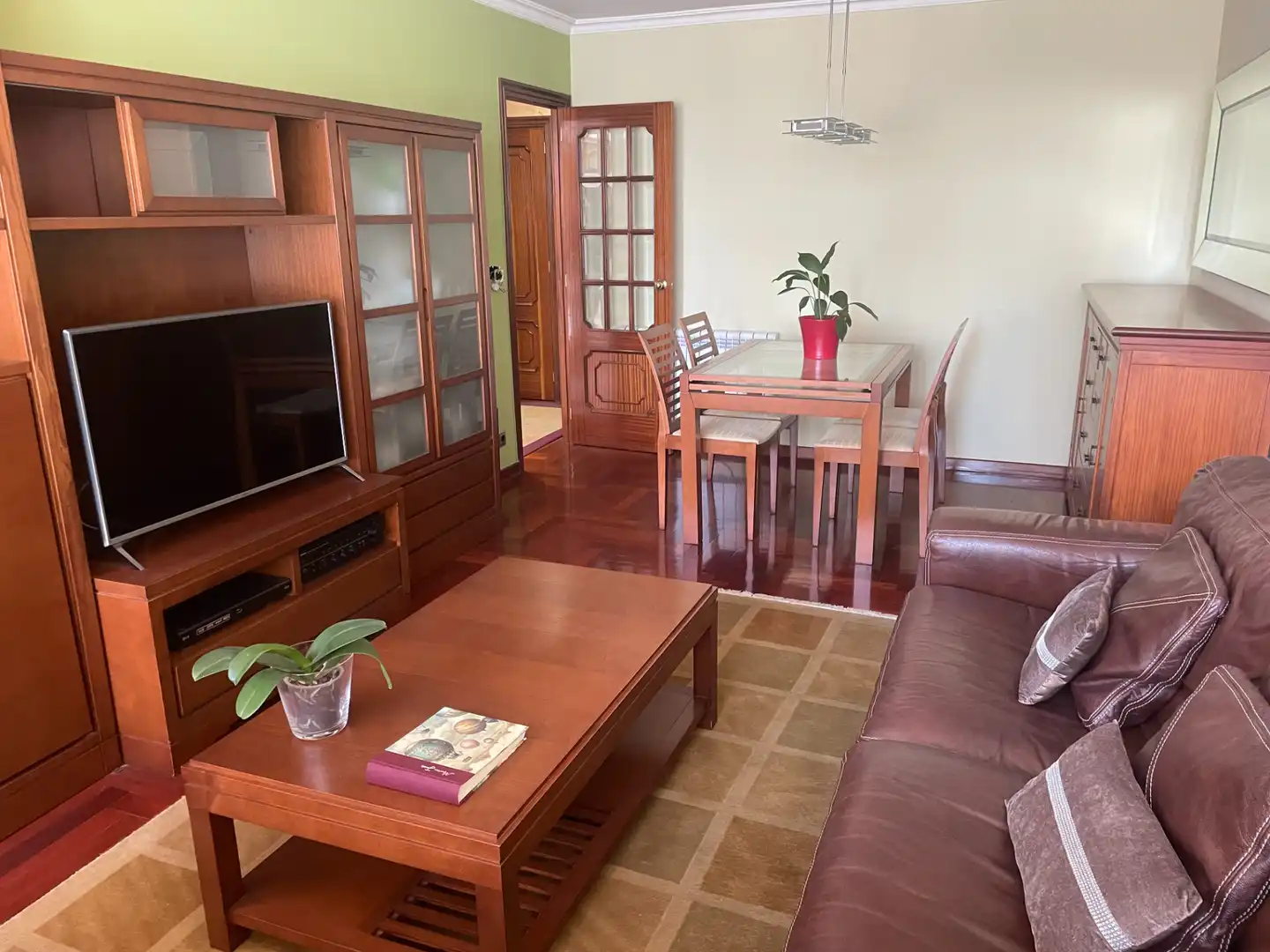 https://static.fotocasa.es/images/ads/c8ba49f2-d373-4fe2-8e0c-ed25058e7bef?rule=original