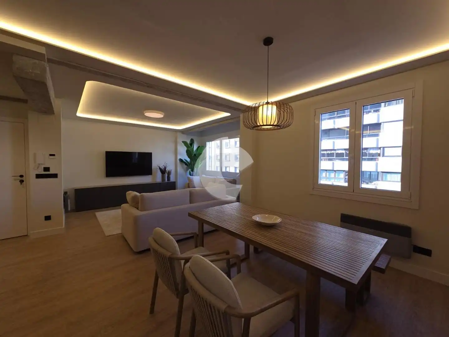 https://static.fotocasa.es/images/ads/9841235d-8789-444b-8efb-d2dc3119b20b?rule=original