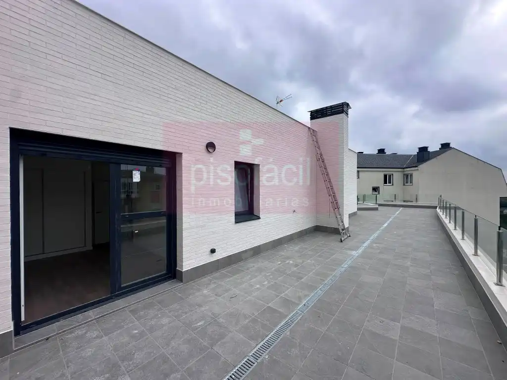 https://static.fotocasa.es/images/ads/7fd138d9-cae9-42ef-be0e-3ac16703d5dc?rule=original