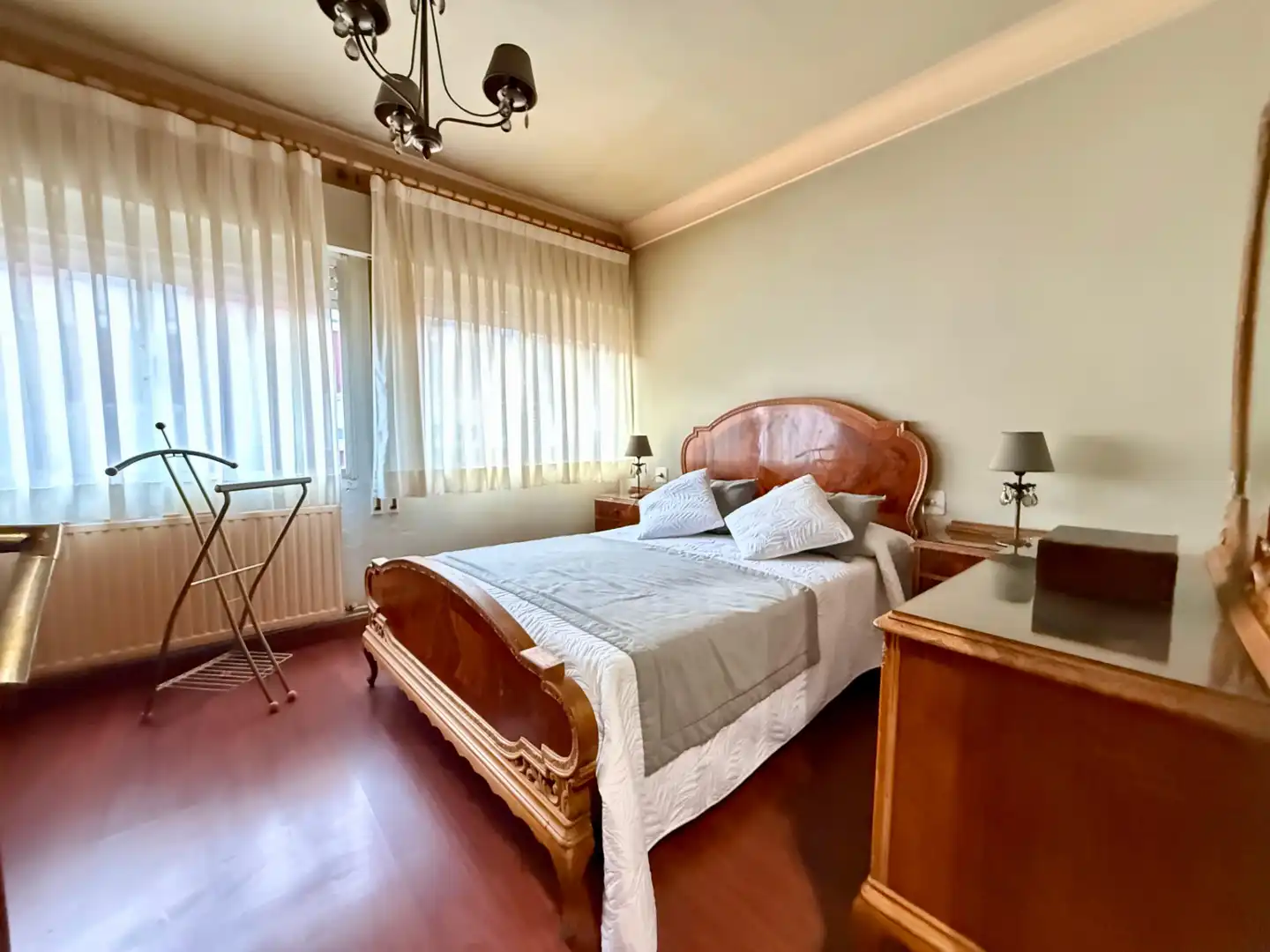https://static.fotocasa.es/images/ads/3906bcc5-019a-4e11-bc71-e47fde497320?rule=original
