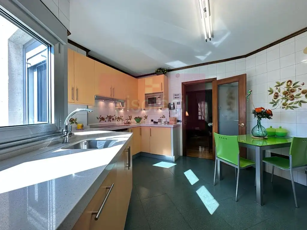 https://static.fotocasa.es/images/ads/b24b763b-c9fd-4c37-ba13-62bf7cf86c62?rule=original