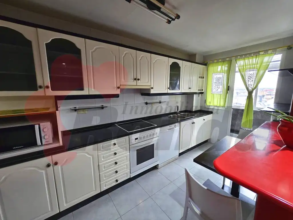 https://static.fotocasa.es/images/ads/614b5aab-22d6-4ecf-82c6-b6be2fcb12d9?rule=original