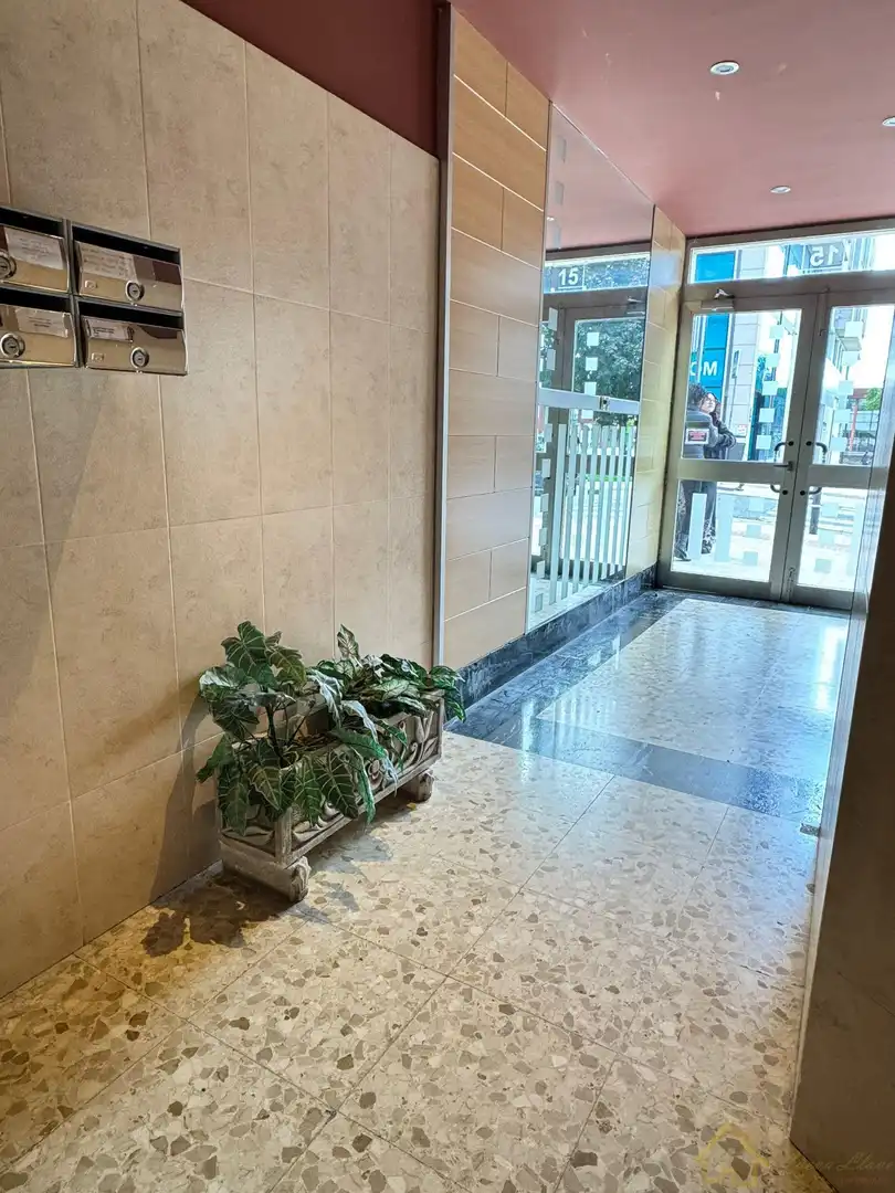 https://static.fotocasa.es/images/ads/05c6d126-edf6-44b2-8a8a-92d99fbed8a9?rule=original