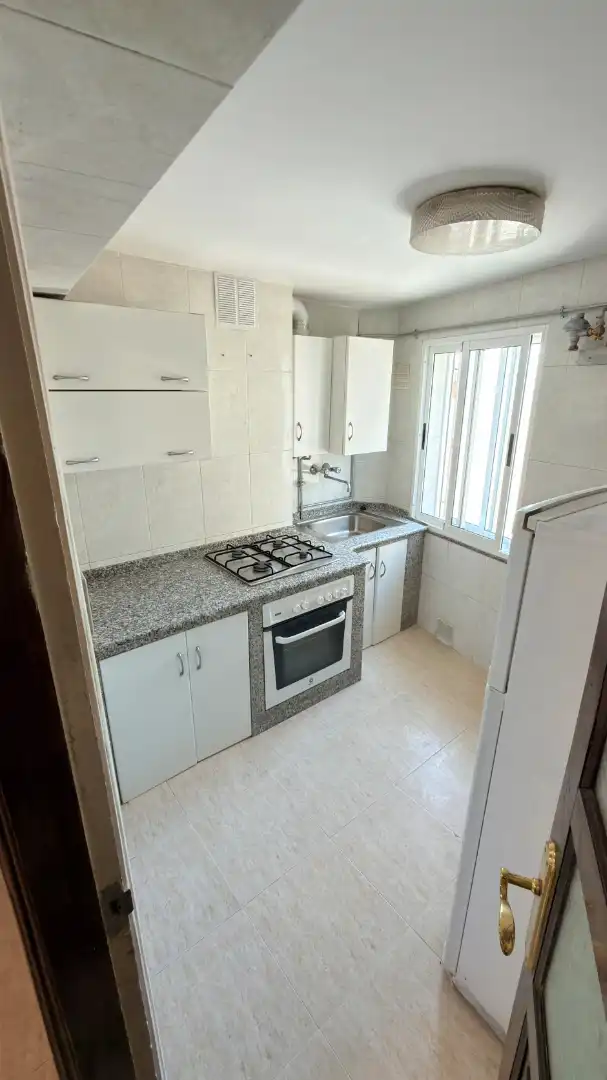 https://static.fotocasa.es/images/ads/a293c6d2-0c44-4112-b1e4-04d666afa8f3?rule=original