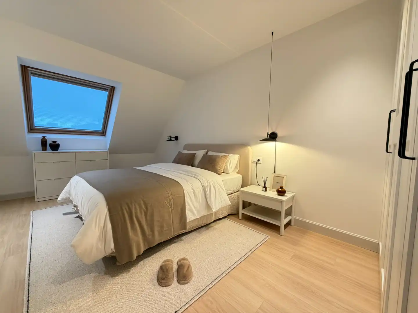 https://static.fotocasa.es/images/ads/efb6f829-f94b-4540-a3c0-06f8a79dd6e4?rule=original