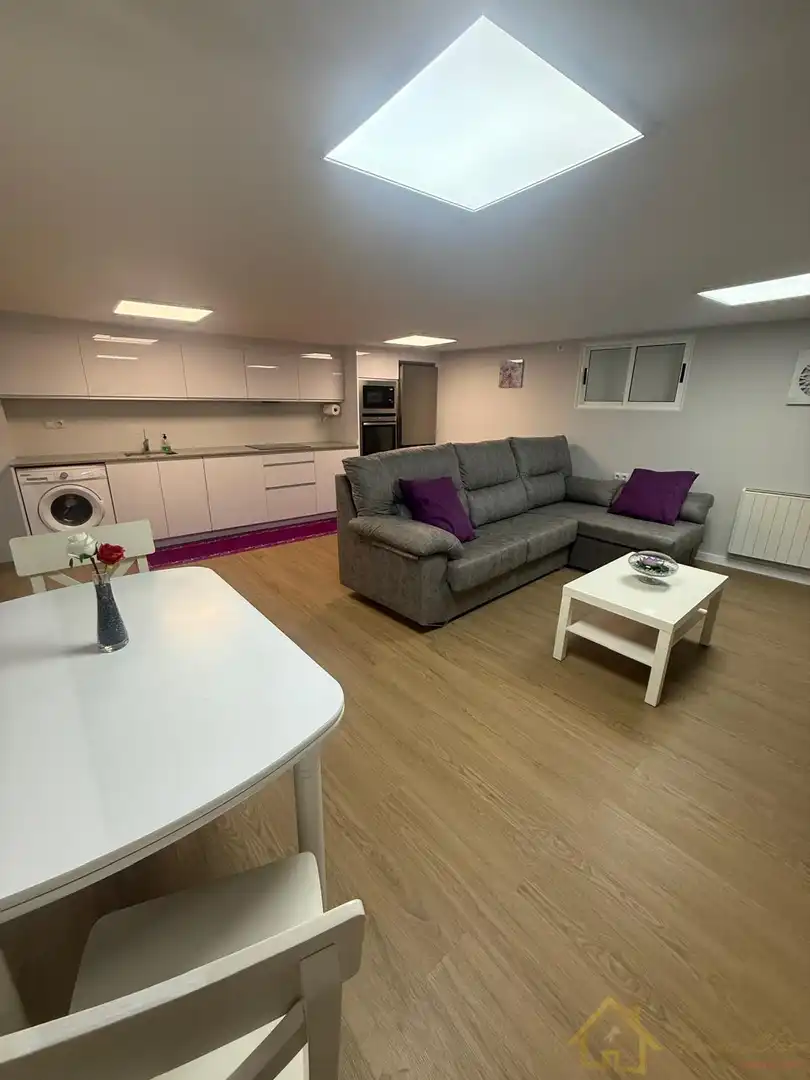https://static.fotocasa.es/images/ads/b8447064-c26e-4050-96fb-8823206b95e9?rule=original