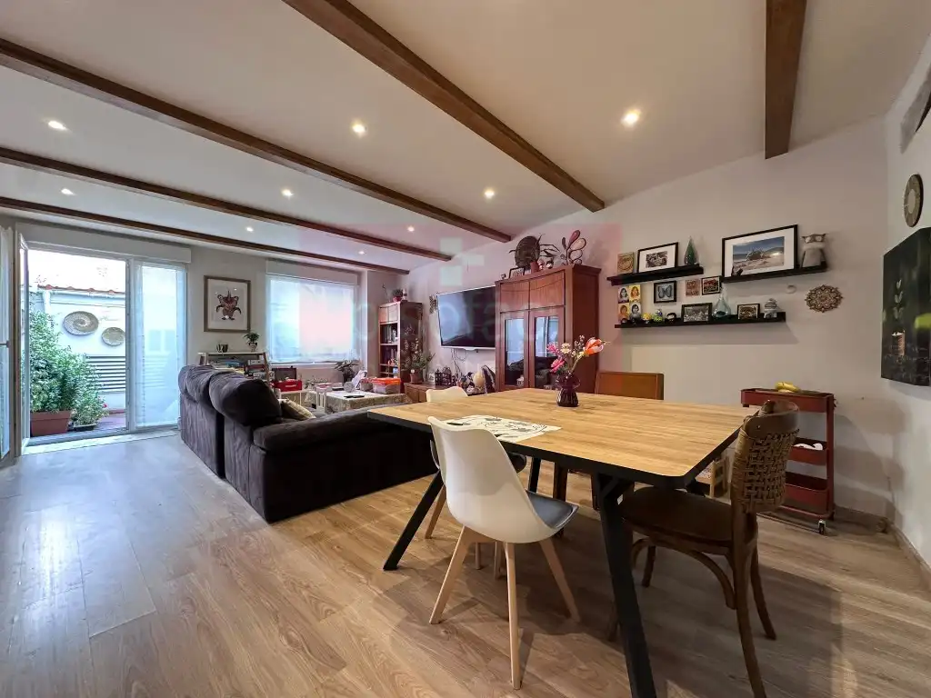 https://static.fotocasa.es/images/ads/087b436e-1fb0-4954-9a5e-f3ef911bb6ca?rule=original