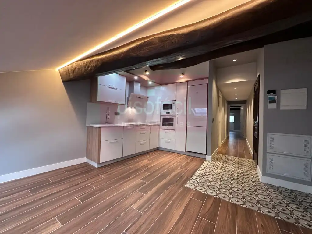 https://static.fotocasa.es/images/ads/e171779a-de37-4f5c-ad8e-72c3fa8afb8b?rule=original