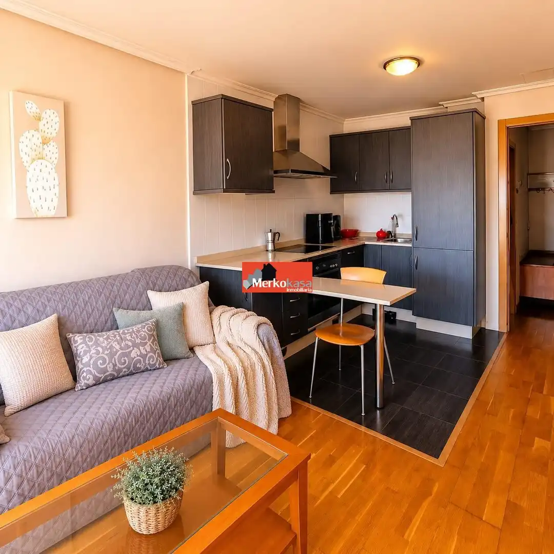 https://static.fotocasa.es/images/ads/d0f81e82-59e7-4a42-a5af-9dad6f37849e?rule=original