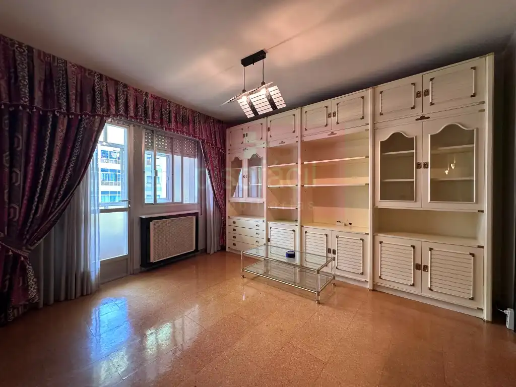 https://static.fotocasa.es/images/ads/d008acfe-030a-43f8-96f0-2123f8f70d12?rule=original