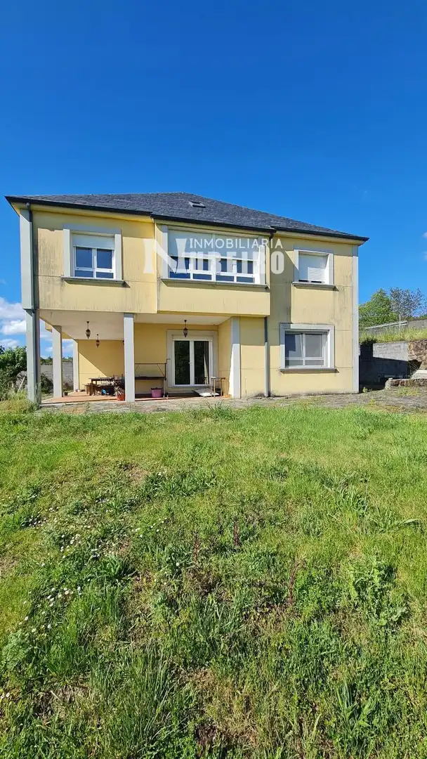 https://static.fotocasa.es/images/ads/e1f0da1c-b46a-4144-9b90-7bf4547b8746?rule=original