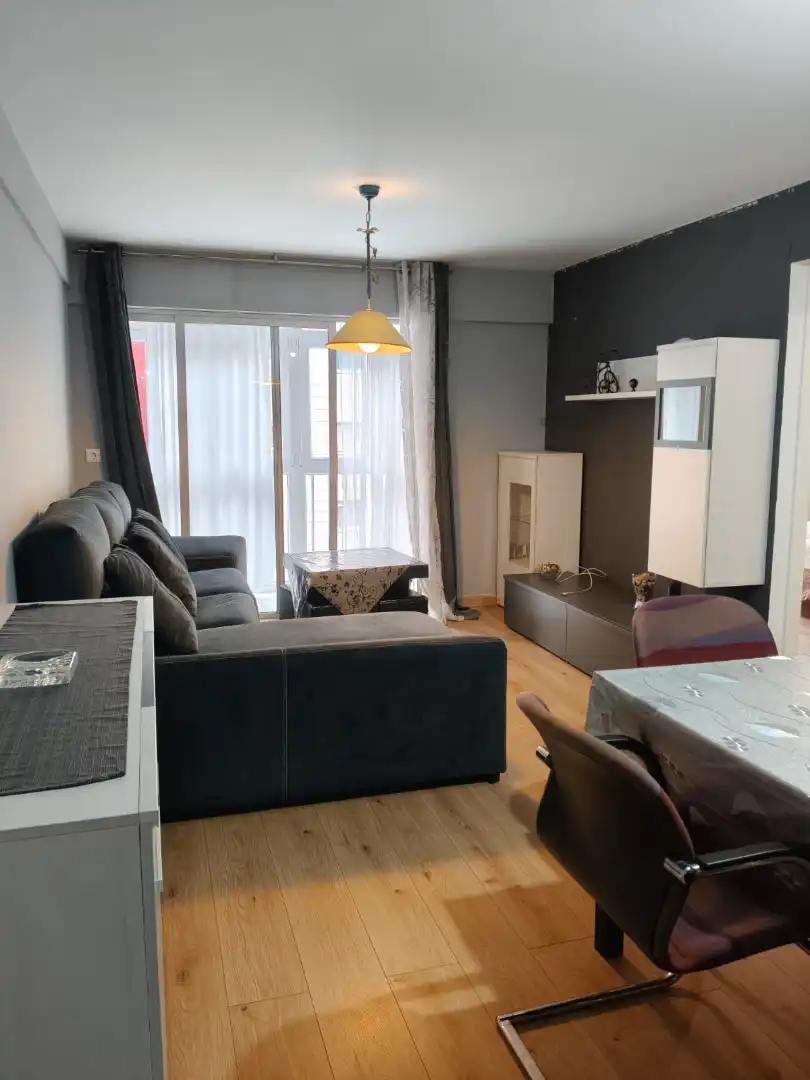 https://static.fotocasa.es/images/ads/bf32106f-a86b-4e5b-a373-c511ae2c8ef5?rule=original