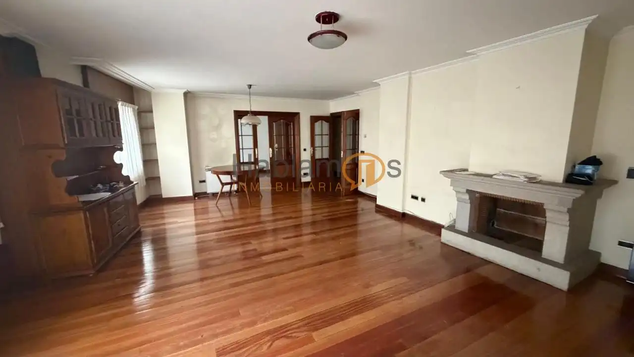 https://static.fotocasa.es/images/ads/c2204fe6-1103-498f-a7f3-59868b3ceec6?rule=original