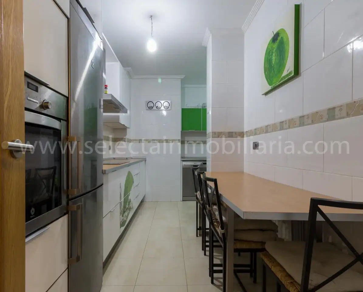 https://static.fotocasa.es/images/ads/c32447a7-a471-4e5d-bcdf-659cb5038ea9?rule=original