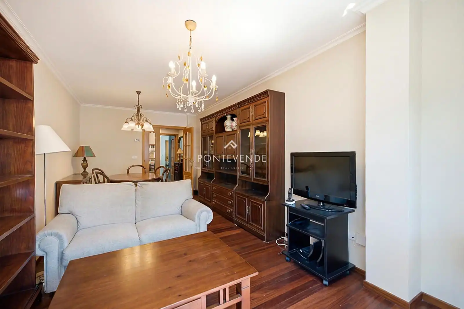 https://static.fotocasa.es/images/ads/e9aec746-52f3-4059-adcb-8a605b55c268?rule=original