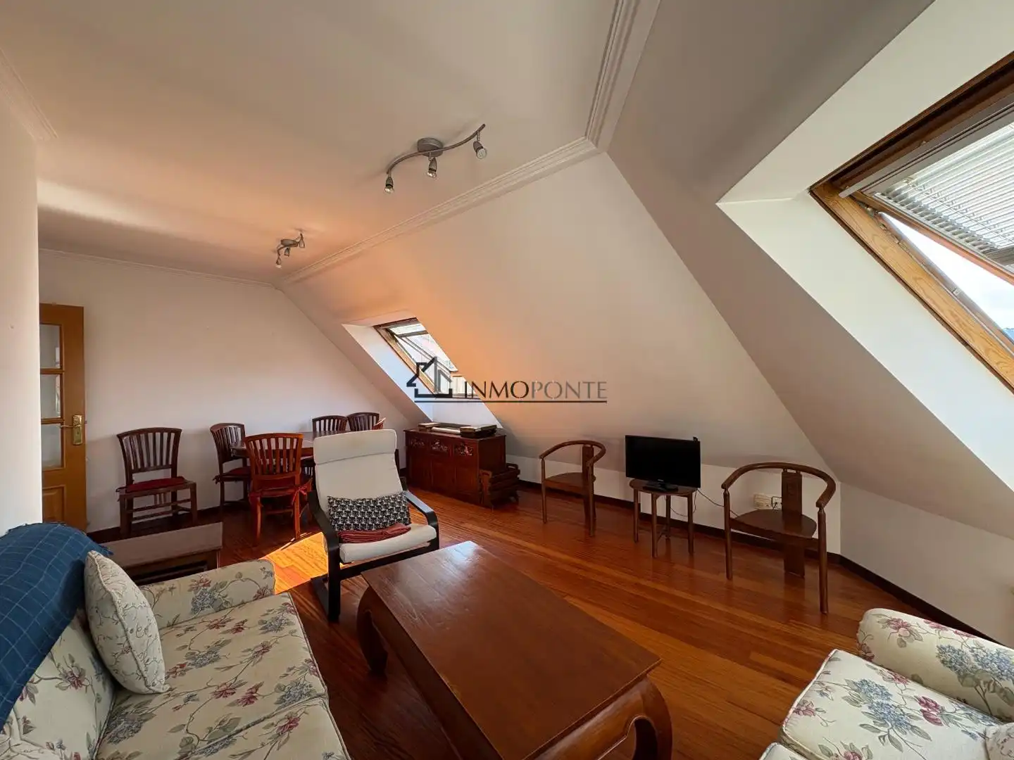 https://static.fotocasa.es/images/ads/957bc2da-18be-4e20-b6b8-e0bef9ba5872?rule=original