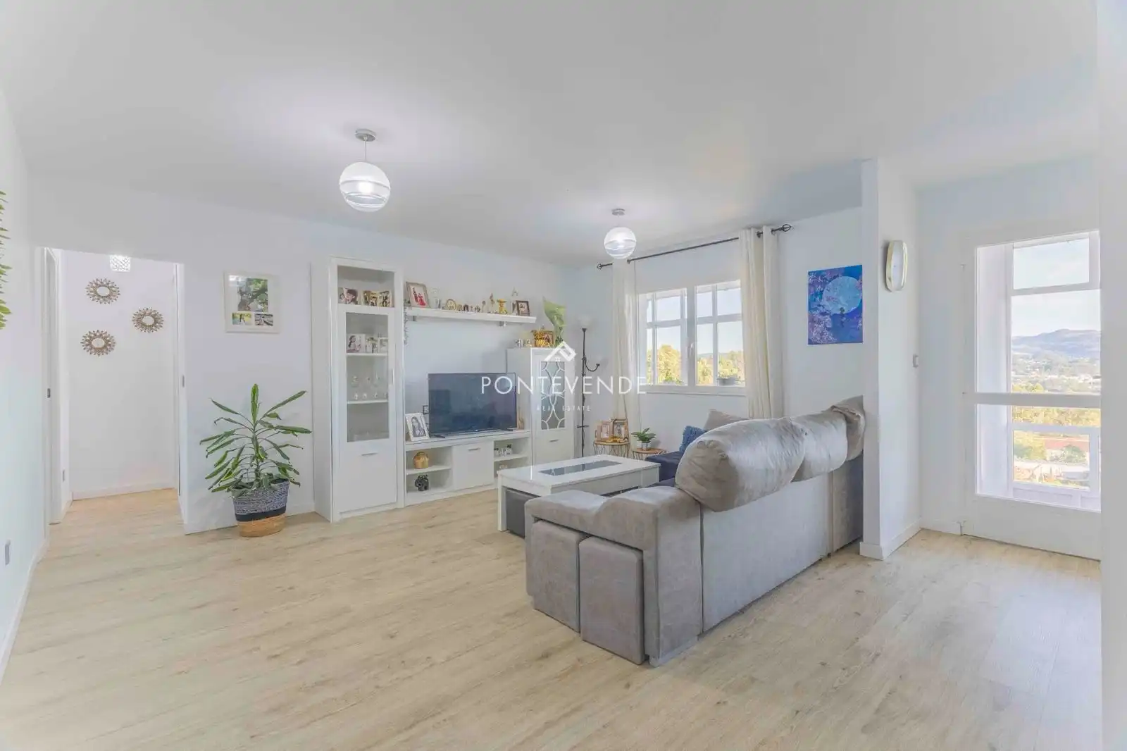 https://static.fotocasa.es/images/ads/0da93299-40e7-404e-ae36-70b8214ba064?rule=original