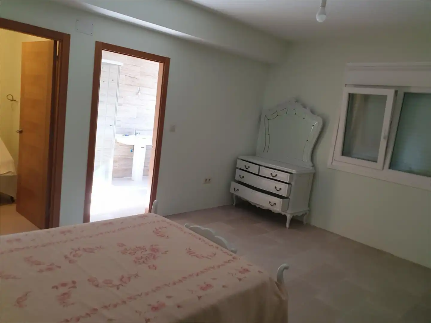https://static.fotocasa.es/images/anuncio/2025/09/19/187613004/4739066988.jpg?rule=original