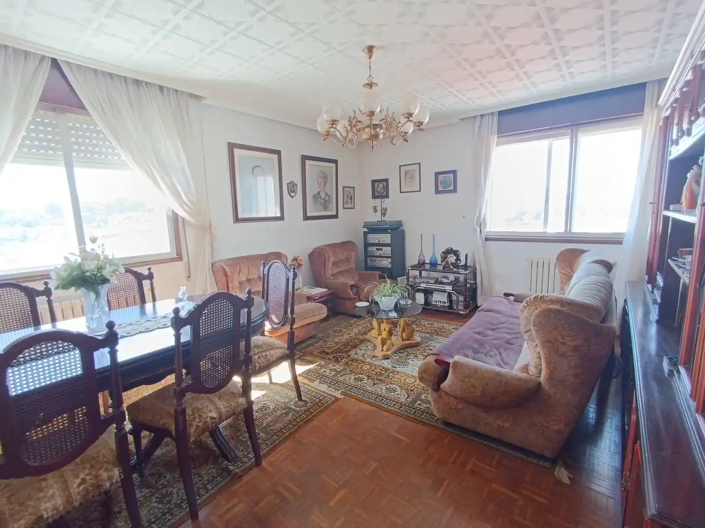 https://static.fotocasa.es/images/ads/00e2d0a0-bd2d-4efa-9794-6f1f1cfd9978?rule=original