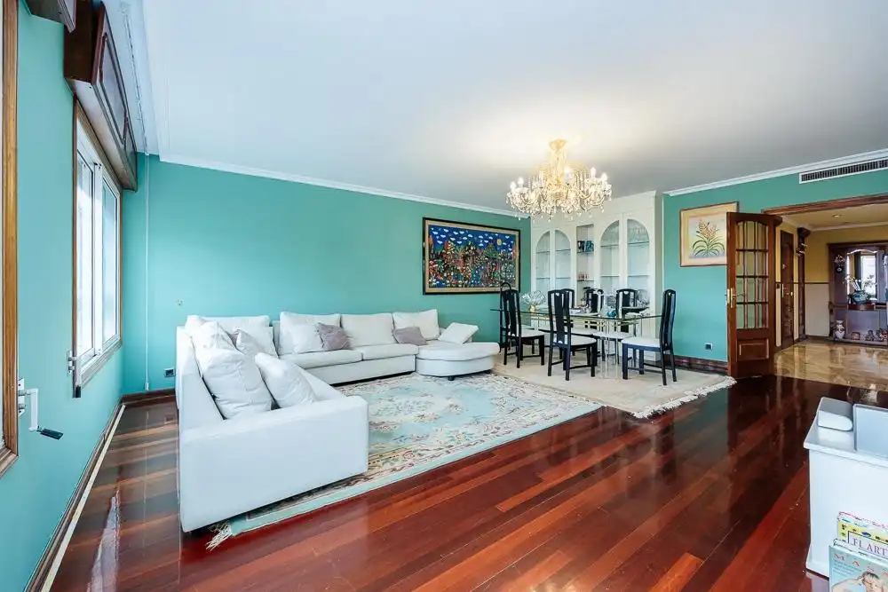 https://static.fotocasa.es/images/ads/8d863bcd-8dcc-4600-938a-b8658fd7ca91?rule=original