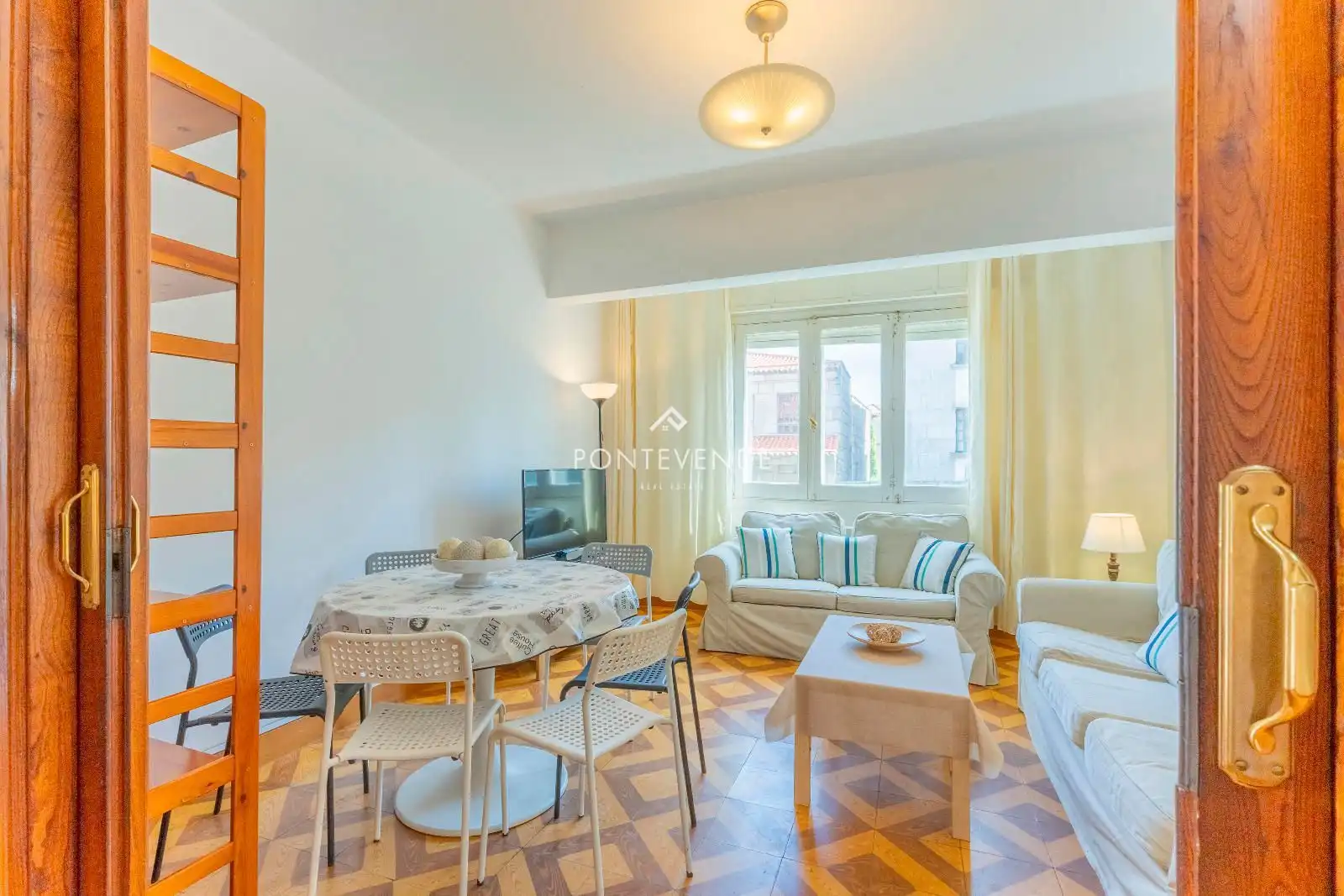 https://static.fotocasa.es/images/ads/d262a02c-adc7-45ae-b847-fed8b7517f66?rule=original