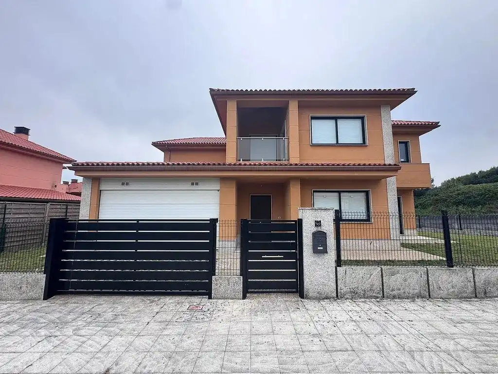 https://static.fotocasa.es/images/ads/efe5259e-fc25-4fc1-a490-e4e630ec349c?rule=original