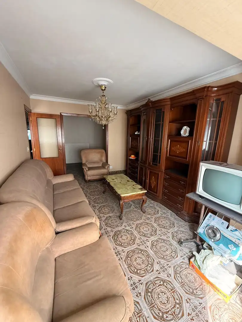 https://static.fotocasa.es/images/ads/7bdcb568-3559-4e3e-a259-6b25040fc32f?rule=original