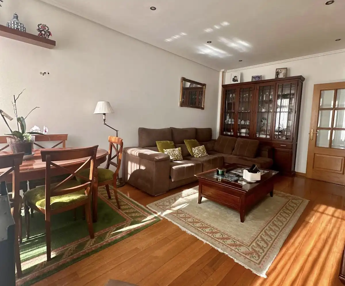 https://static.fotocasa.es/images/ads/540b1665-fa1d-400f-b687-f10115b42b03?rule=original