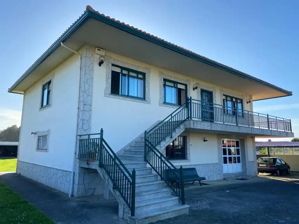https://static.fotocasa.es/images/ads/aead9c4a-ae2a-4171-81e4-285dad4536c9?rule=original