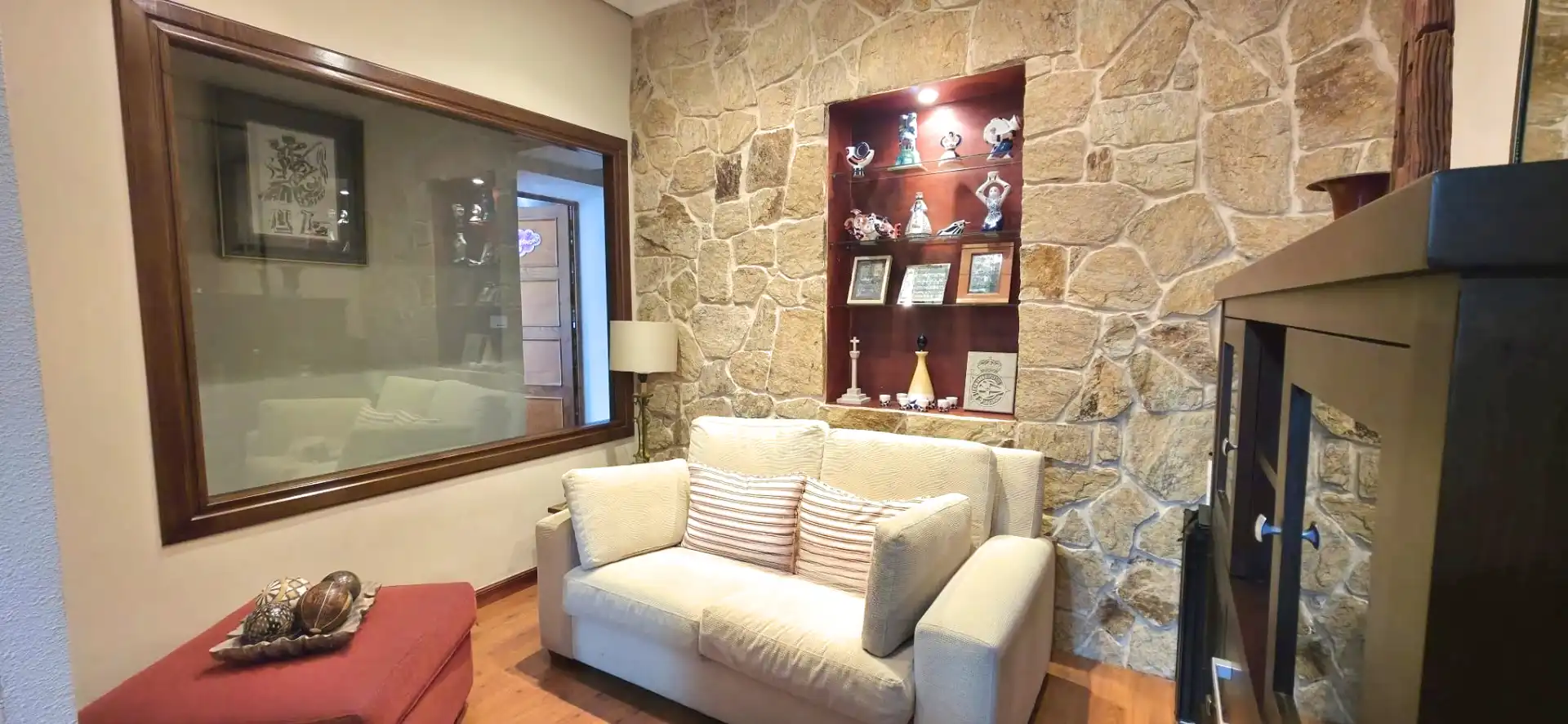 https://static.fotocasa.es/images/ads/40c1ef9e-6f4b-437f-b0da-98ee9dd0b44c?rule=original