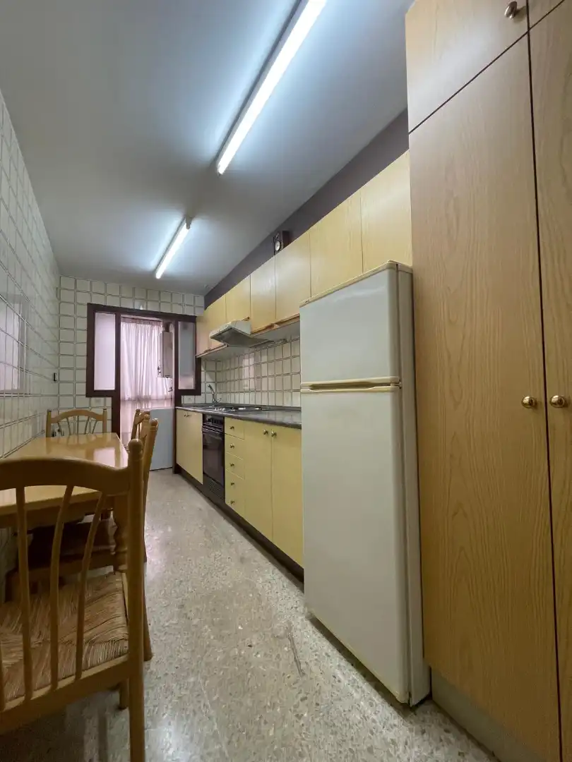 https://static.fotocasa.es/images/ads/f59ee00d-9c64-4653-8524-28fd1978e777?rule=original