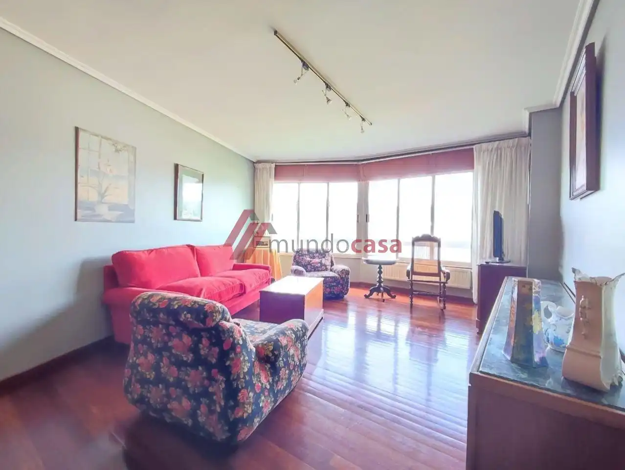 https://static.fotocasa.es/images/ads/0ddd5044-c5ee-4b0b-8e8e-f1179dba7a1e?rule=original