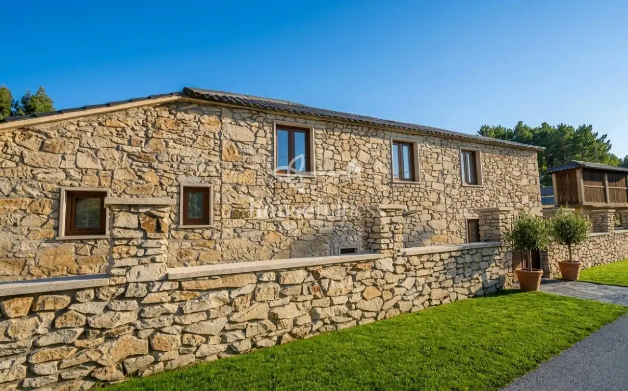 https://static.fotocasa.es/images/ads/ace69d73-fdbe-43c8-aa62-e51813bb399d?rule=original