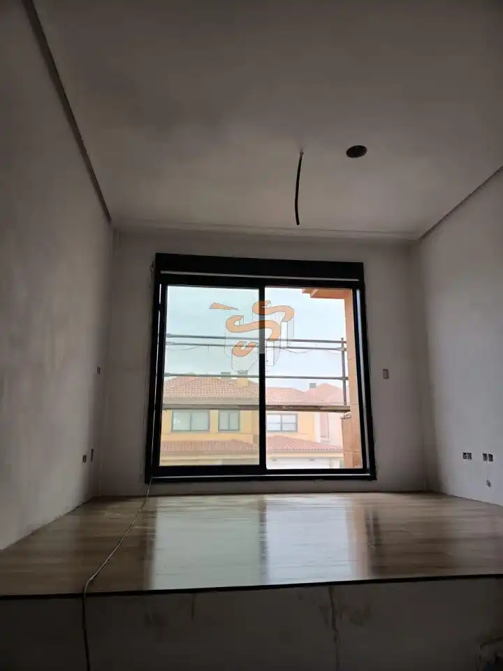 https://static.fotocasa.es/images/ads/63d005db-79cf-4d16-80e9-60f51f77391e?rule=original