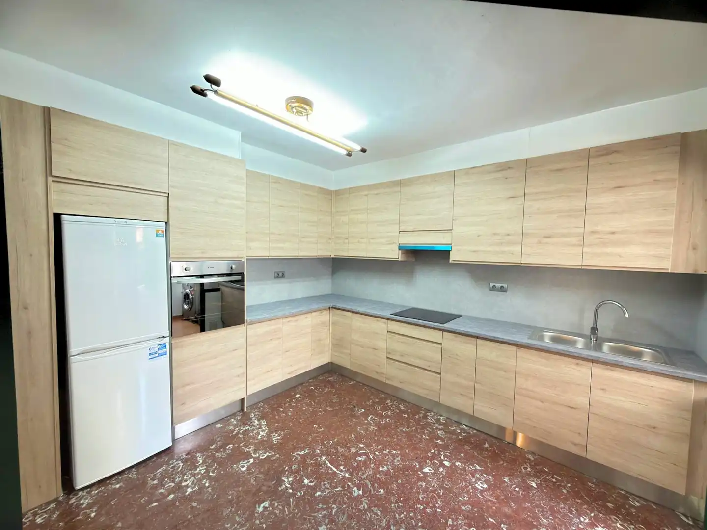 https://static.fotocasa.es/images/ads/847ec466-aa95-43c2-8e1b-5b069f49f9cb?rule=original