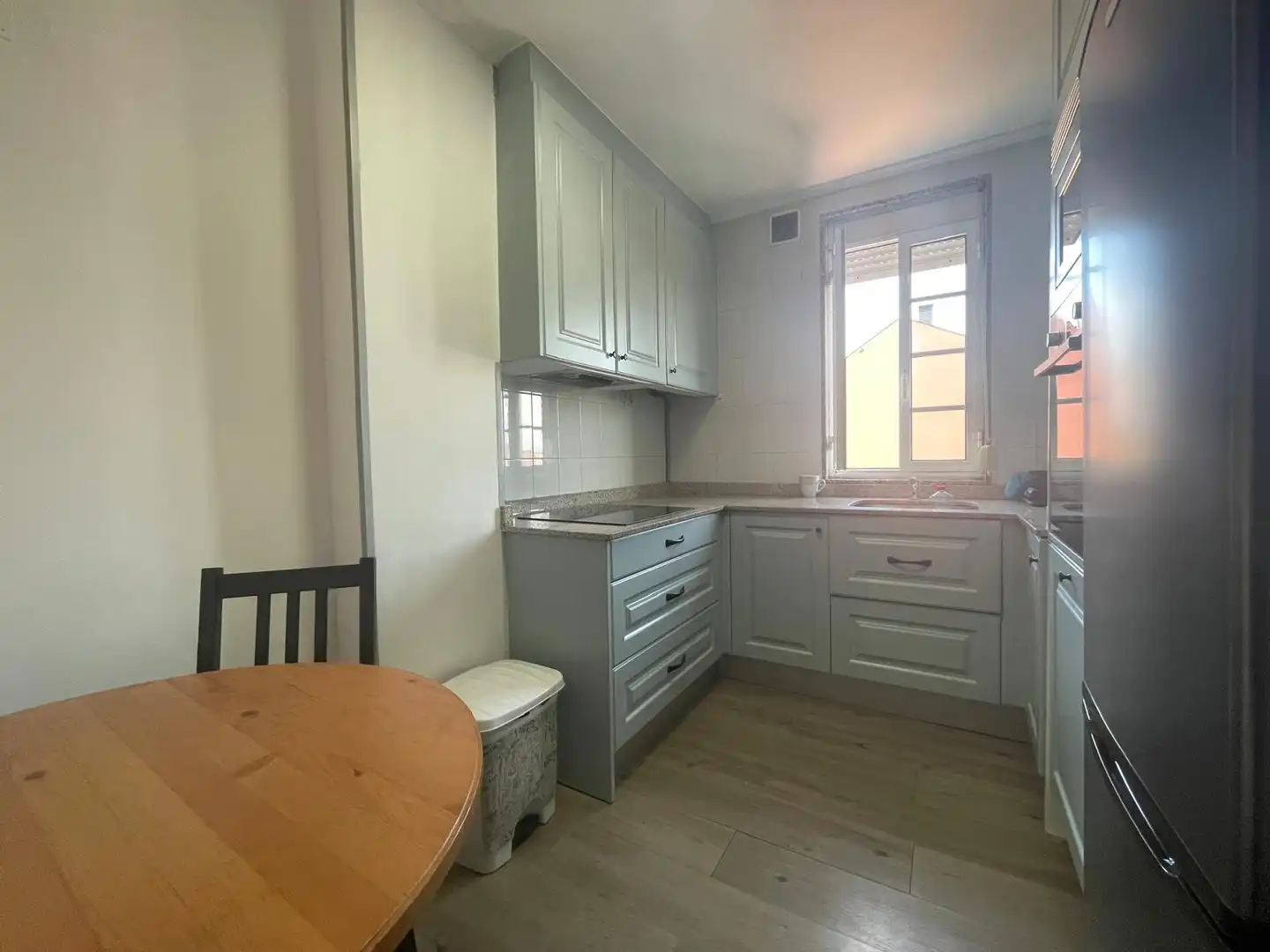 https://static.fotocasa.es/images/ads/b26578c2-b0a7-4959-ae73-c309643e549d?rule=original