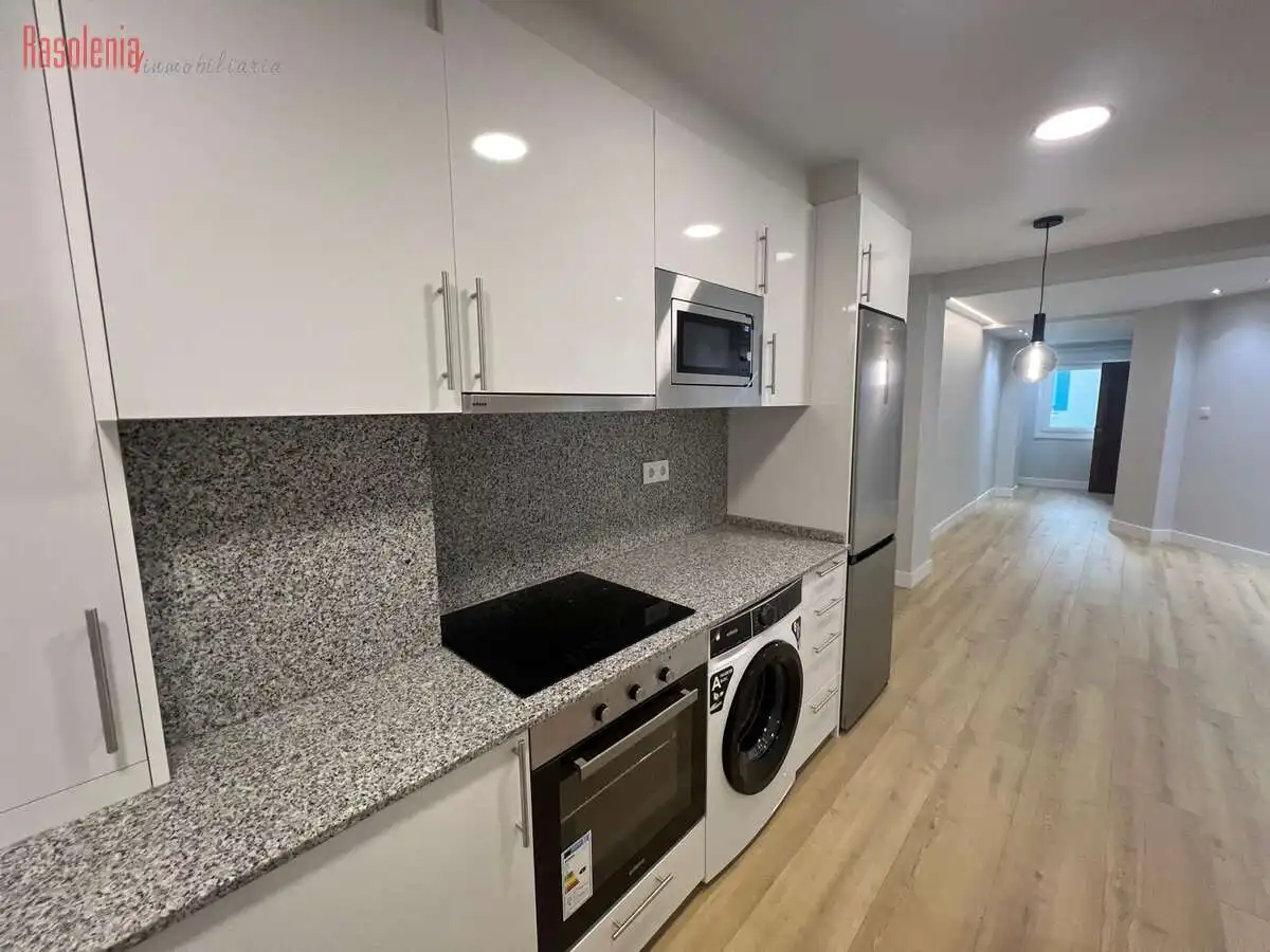 https://static.fotocasa.es/images/ads/fca28374-347b-4d56-ac95-95e9f991f781?rule=original