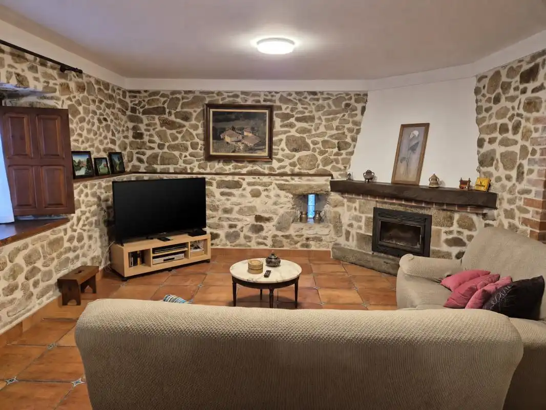 https://static.fotocasa.es/images/ads/d56de164-3fee-41fe-9812-bab0503f998f?rule=original
