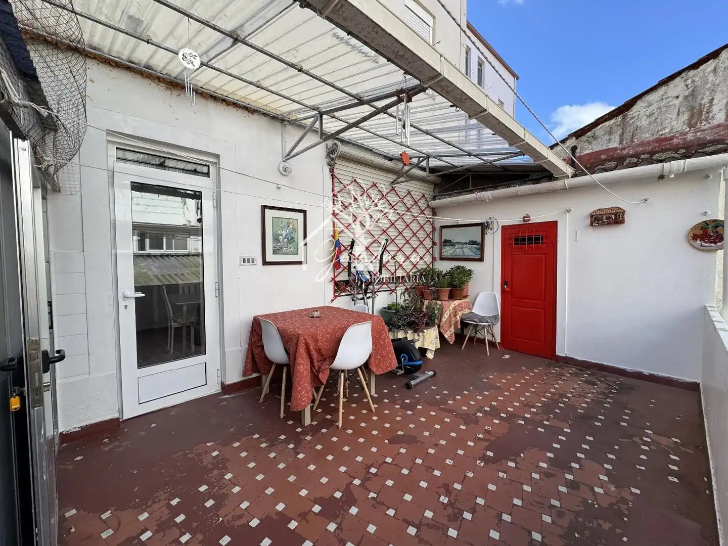 https://static.fotocasa.es/images/ads/7cc2fd5b-407b-4508-aae1-3c1937a43a13?rule=original