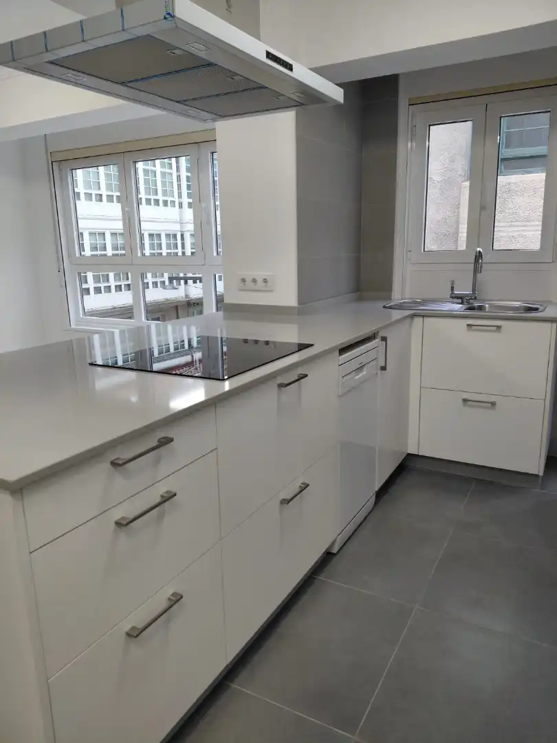 https://static.fotocasa.es/images/ads/e3753f30-c104-4b48-97ed-24f916e790a1?rule=original