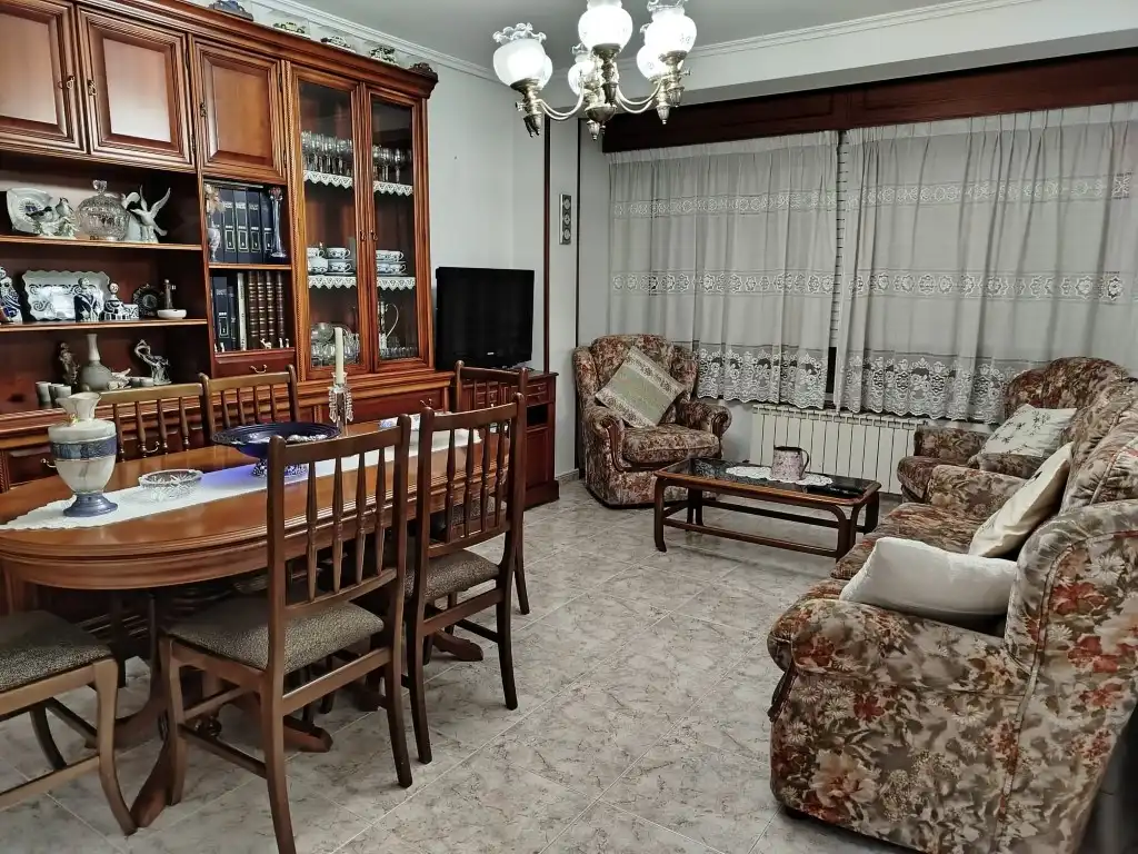https://static.fotocasa.es/images/ads/af6b8d22-2bb3-422c-8e35-0980ddd0cb0d?rule=original
