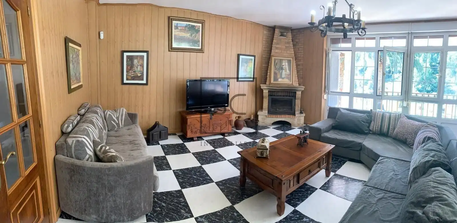 https://static.fotocasa.es/images/ads/5d7eb400-a210-4e79-b20a-c5d45c6497d6?rule=original