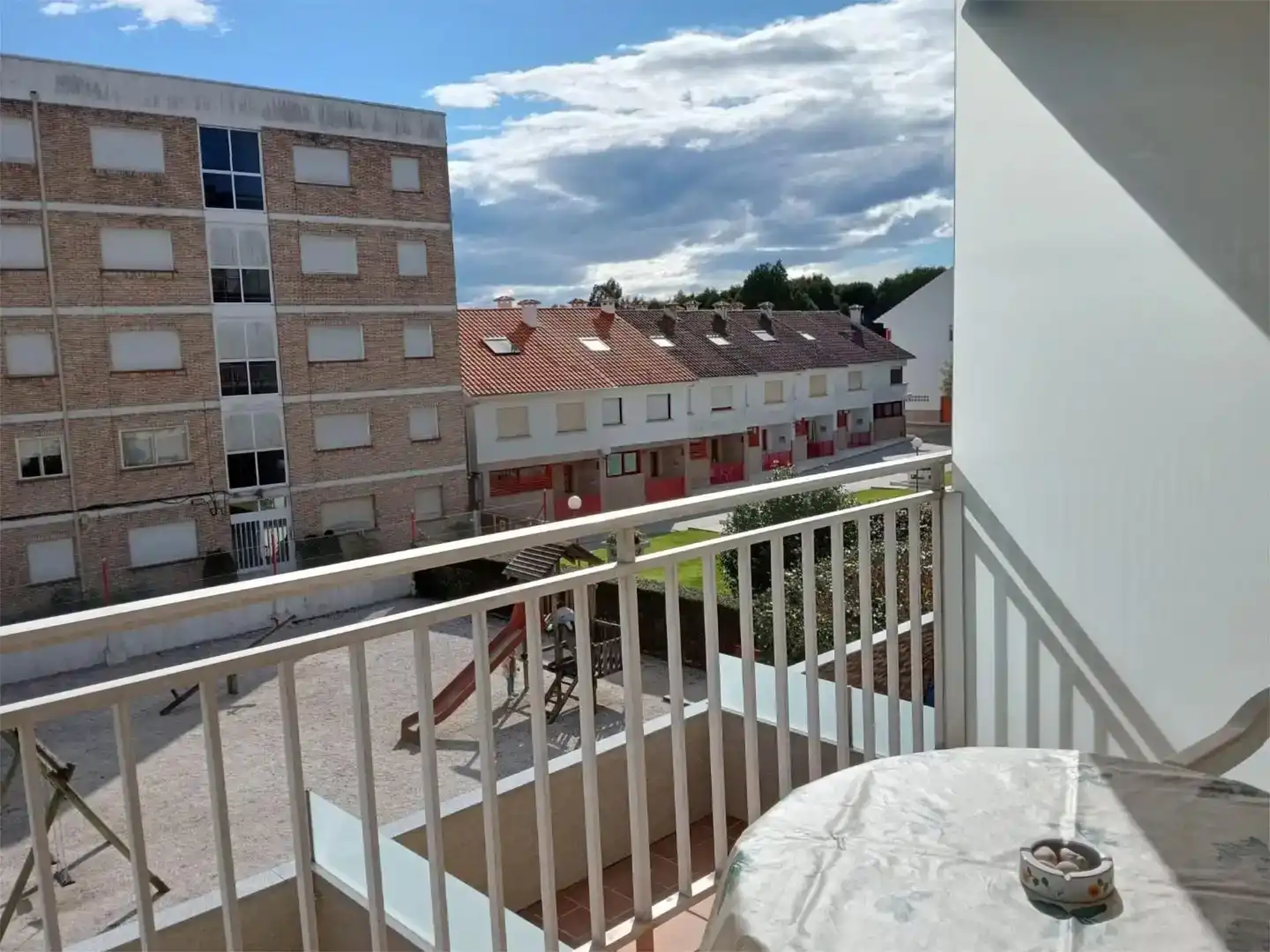 https://static.fotocasa.es/images/ads/c3e0fea9-8f63-4a1d-b7e6-f84b5fe7e748?rule=original