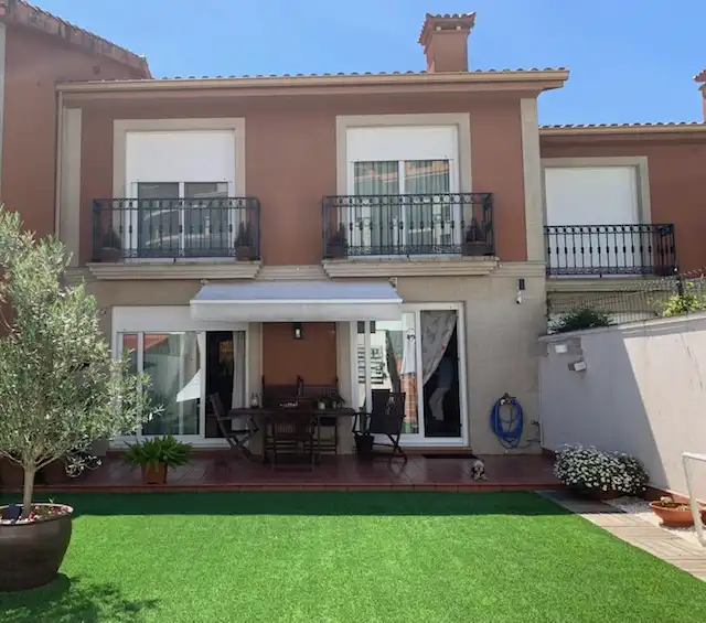 https://static.fotocasa.es/images/ads/651ba3af-75a7-40cc-9e2d-afc22693d2a7?rule=original
