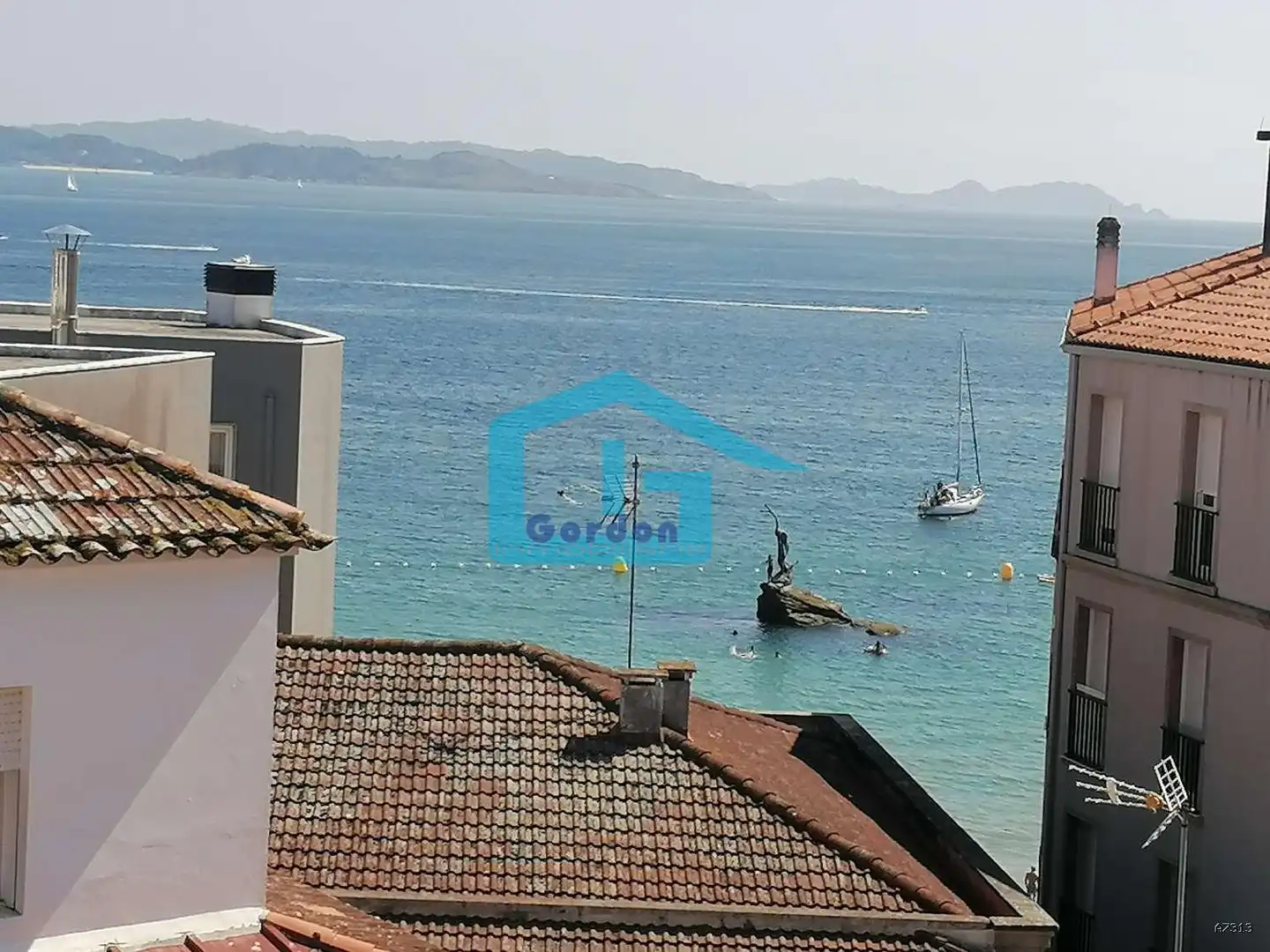 https://static.fotocasa.es/images/ads/e6e74cc3-5309-4f6f-9500-9ea383ec53dc?rule=original