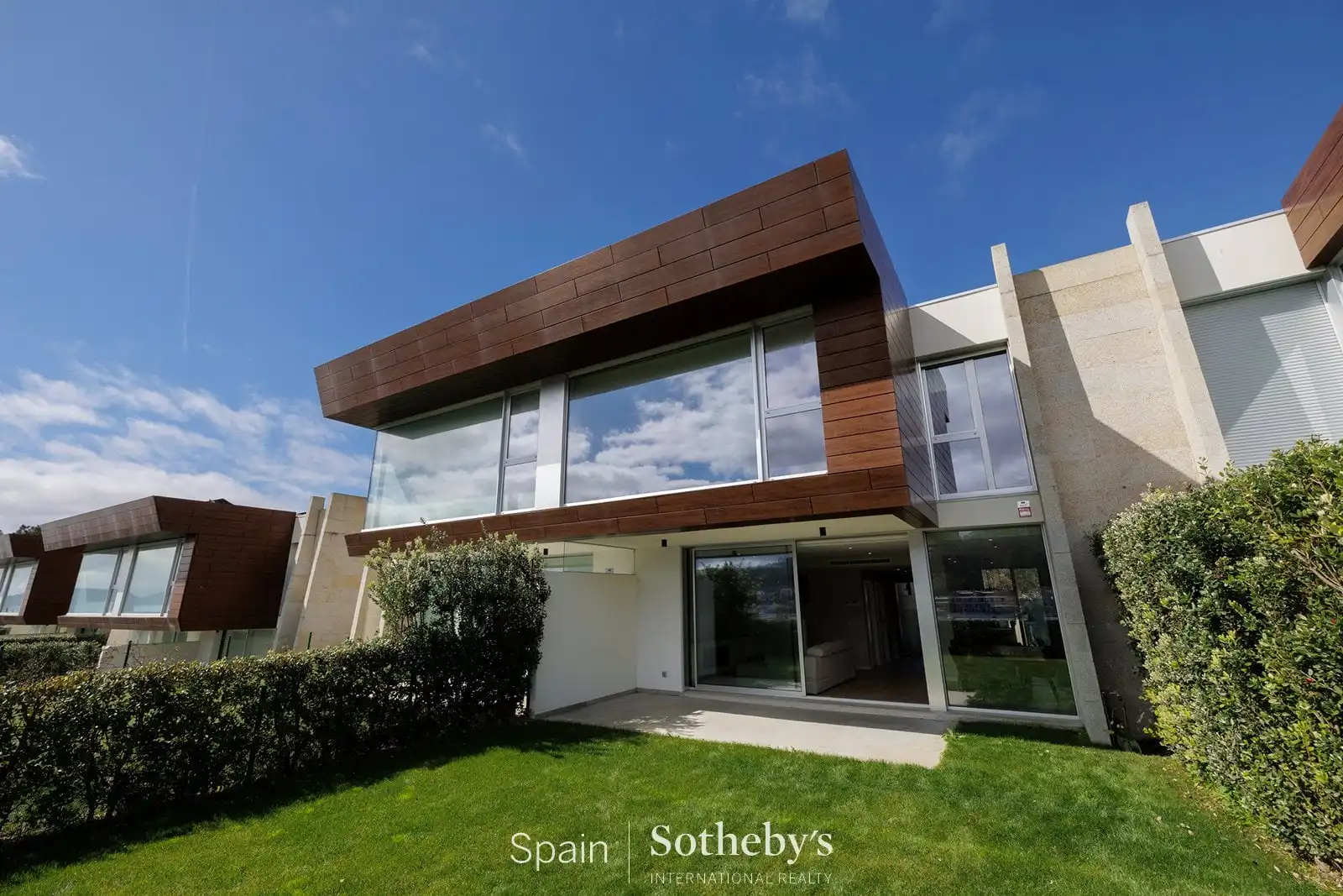 https://static.fotocasa.es/images/ads/7f255497-e705-47a2-8ed8-4d1704da258c?rule=original