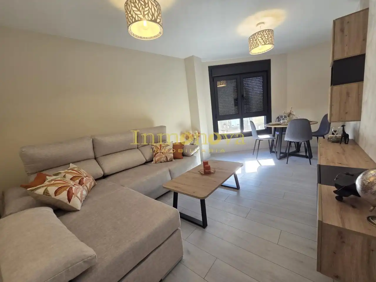 https://static.fotocasa.es/images/ads/e88e5347-e3bd-4a26-a9df-db9838af70aa?rule=original