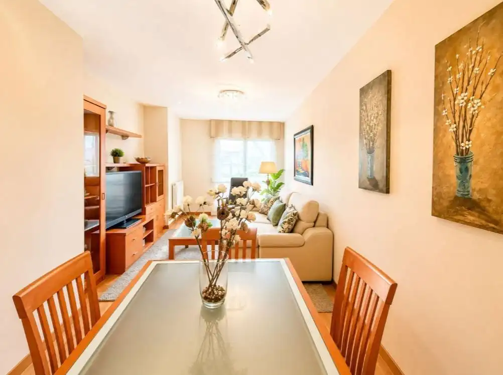 https://static.fotocasa.es/images/ads/d5550a3e-5fe8-4473-9a9e-d308c97c024e?rule=original