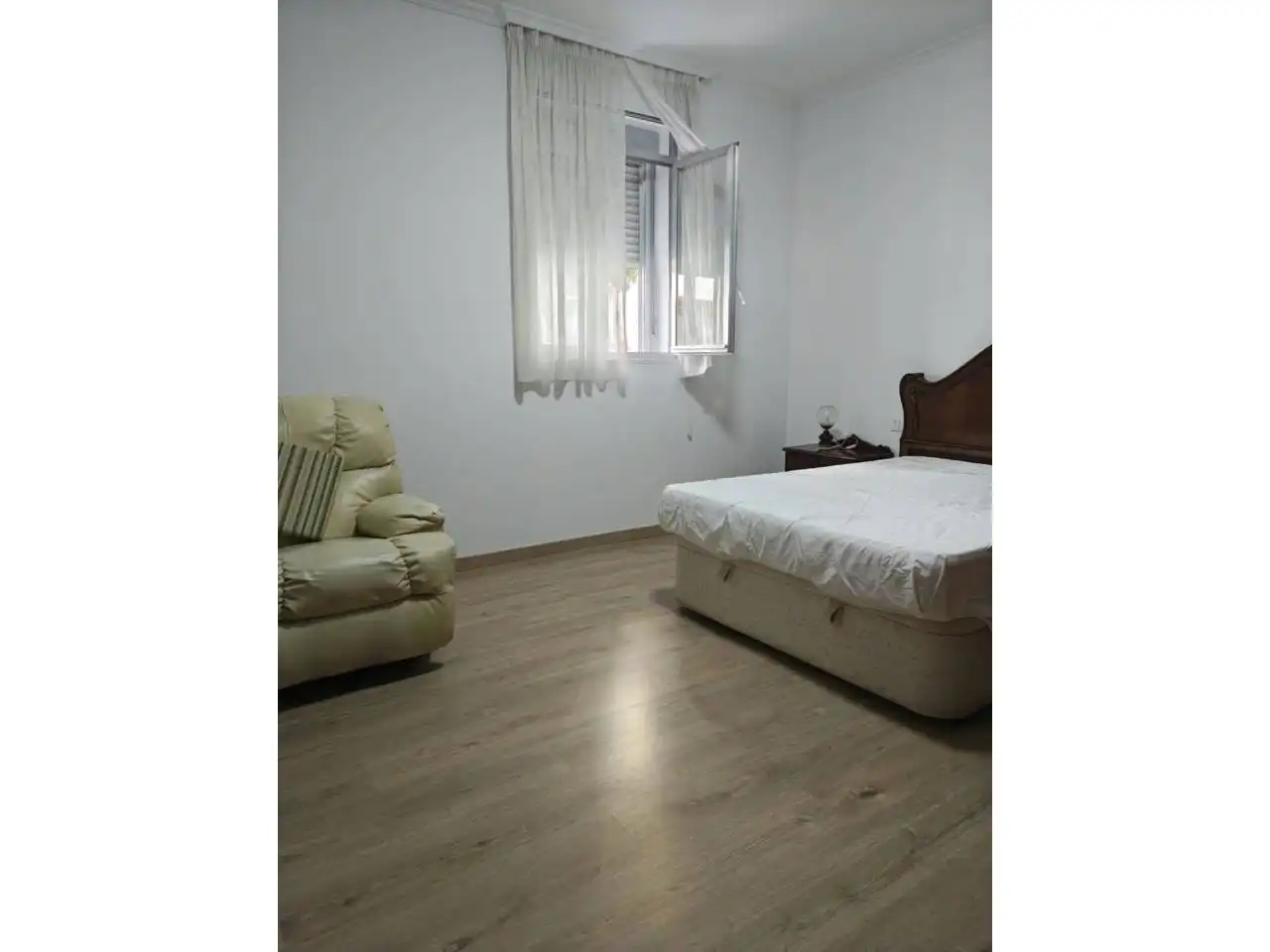 https://static.fotocasa.es/images/ads/ec4fb0be-9706-4b7d-86aa-aa87f5dac9a6?rule=original